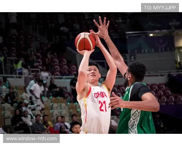 中国男篮力克强敌晋级亚洲杯四强创历史新高展现团队顽强拼搏精神风貌